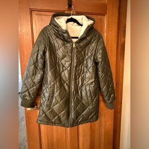 Sanctuary Quilted Hooded Jacket in Olive Green